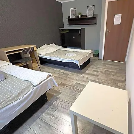 B&B Kwadrat Jalowego 제수프